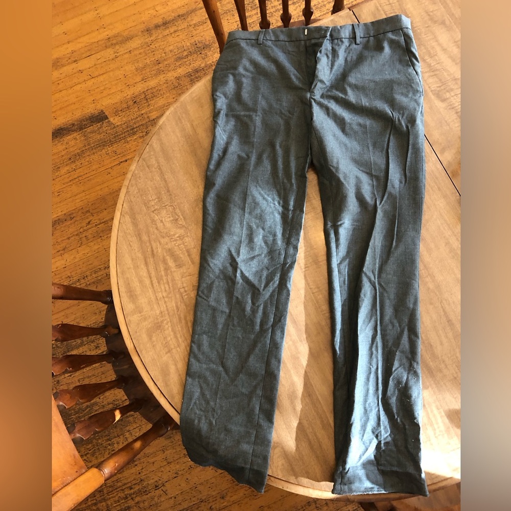 Top man business slacks. 32S W.